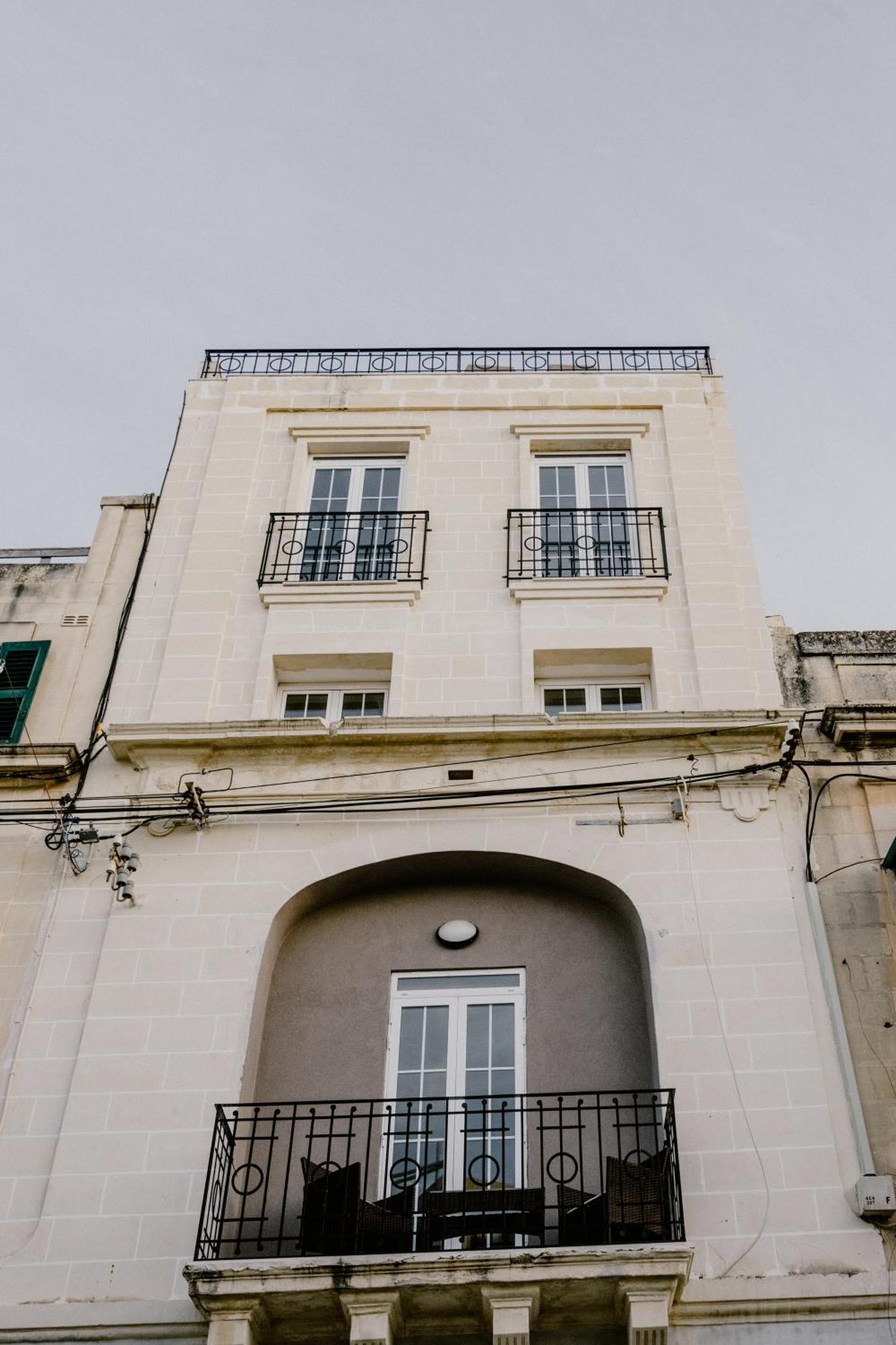 Appartamento La88 Bayview Penthouse With Jacuzzi Sliema Esterno foto