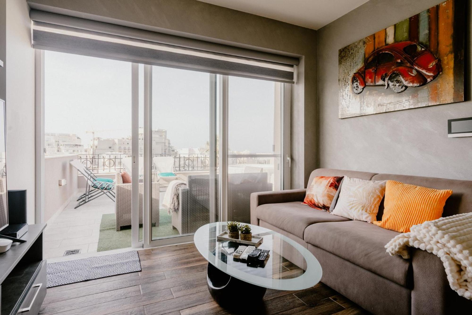 Appartamento La88 Bayview Penthouse With Jacuzzi Sliema Esterno foto
