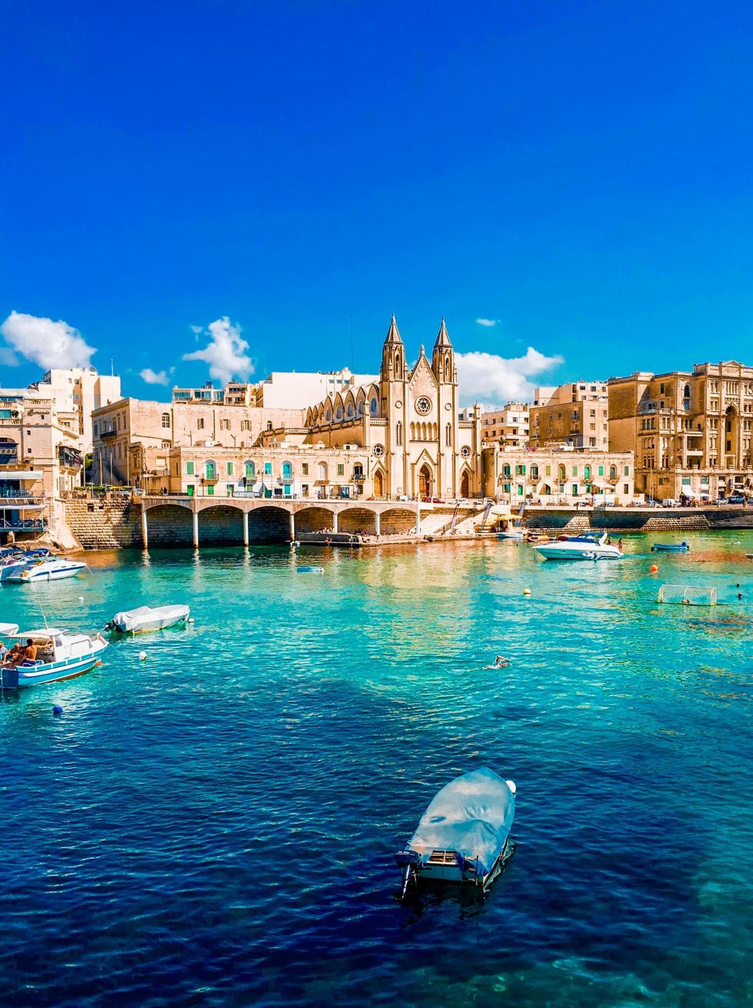 Appartamento La88 Bayview Penthouse With Jacuzzi Sliema Esterno foto