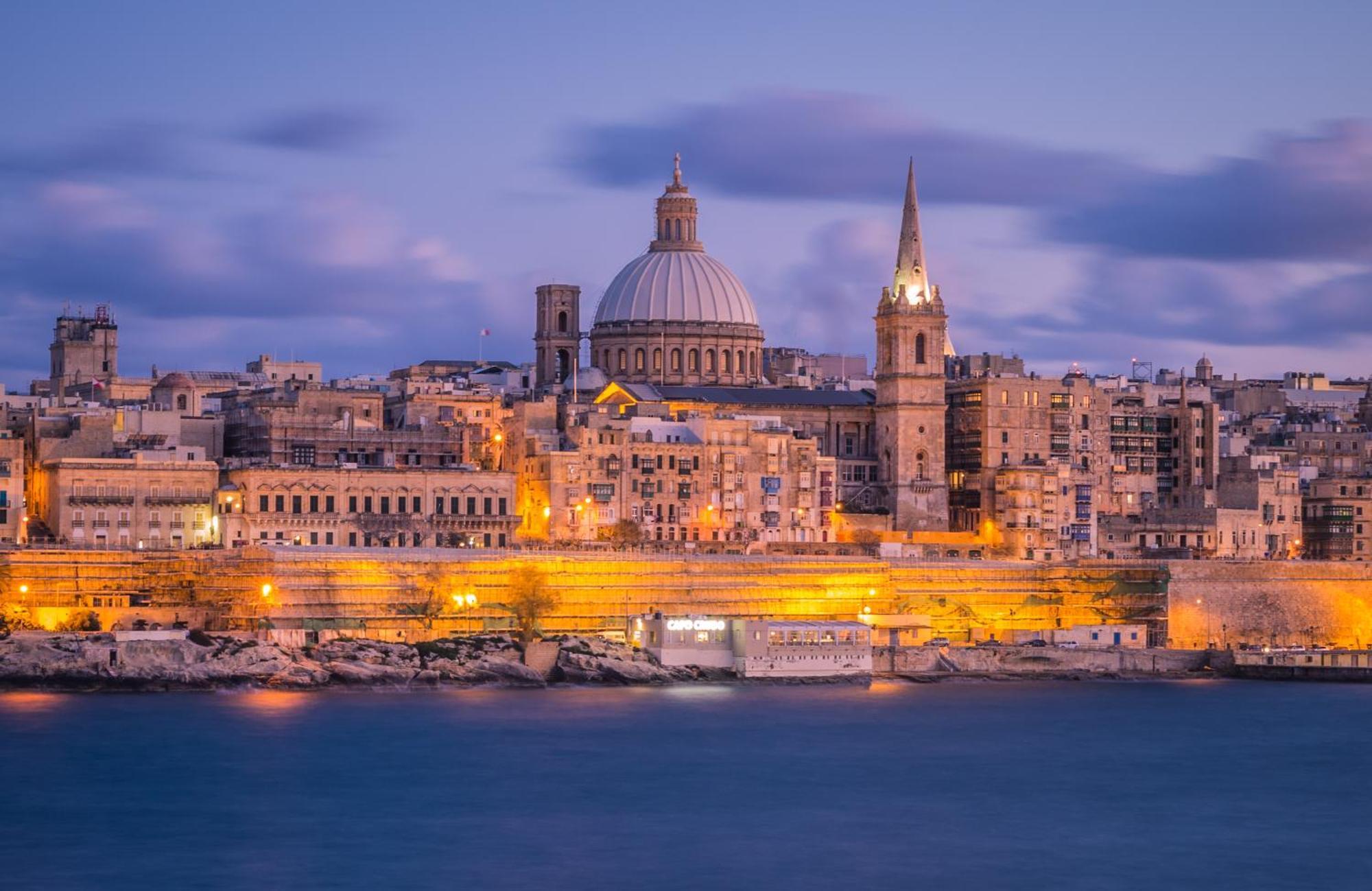 Appartamento La88 Bayview Penthouse With Jacuzzi Sliema Esterno foto